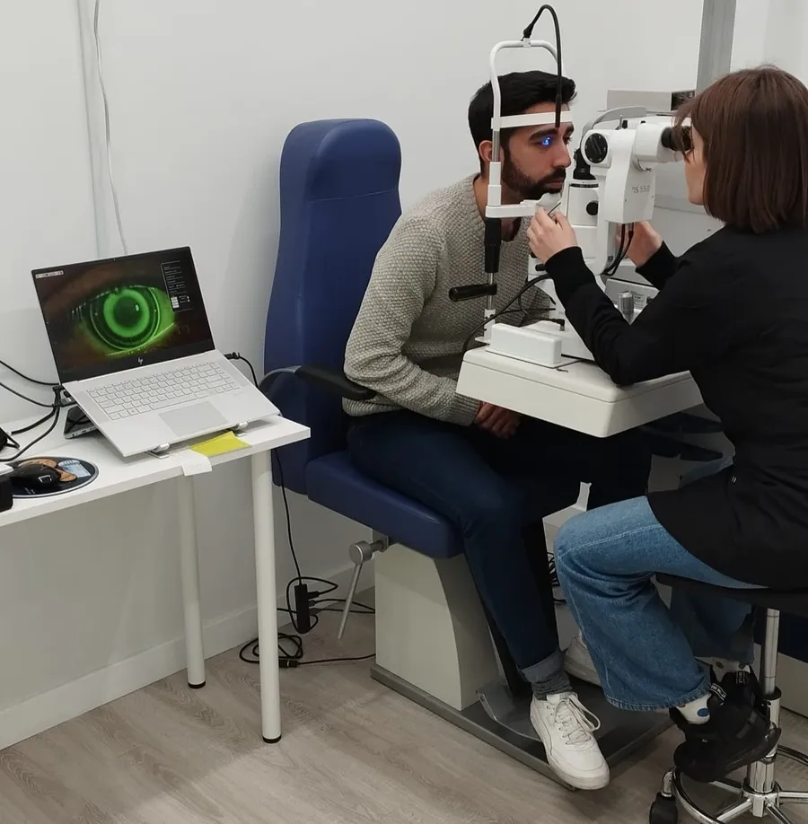 Lentes de Ortokeratología: La alternativa nocturna a las gafas